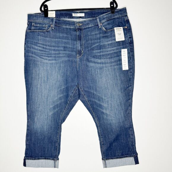 NEW Levi's Mid-Rise Slim Fit Capris Women's Plus Size 26 - Picture 1 of 9